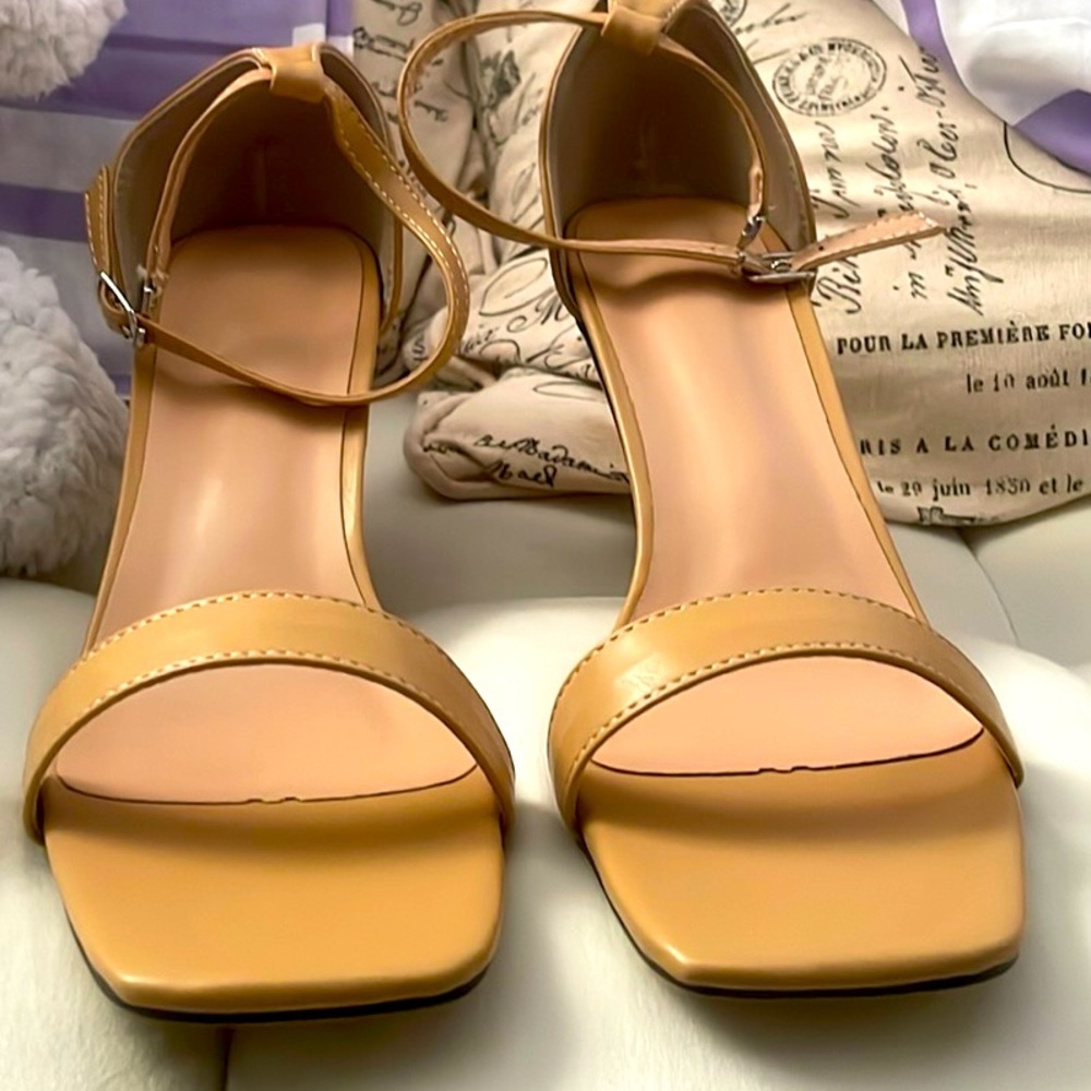 Chic heels